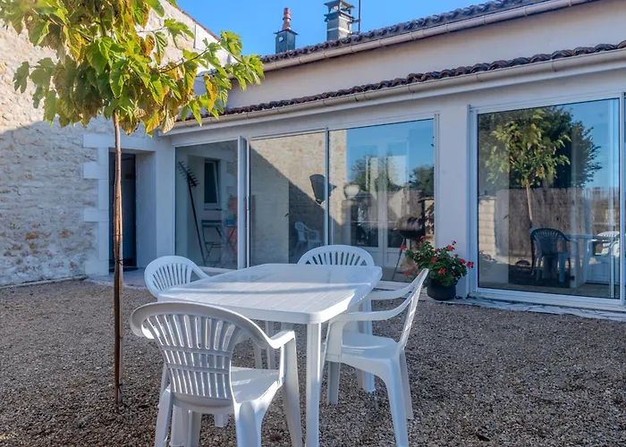 Holiday home Chai Nous Brizambourg